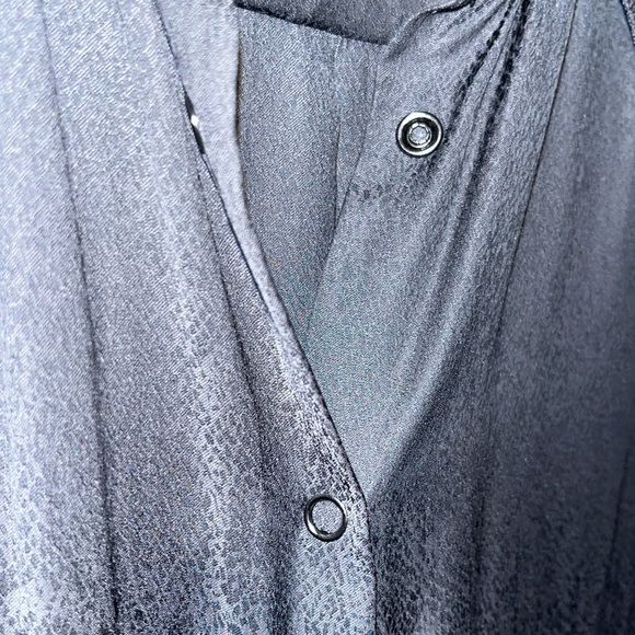 Black & Dark Grey Snakeskin Print Button Snap Shirt by David Lerner. Size XS. - Picture 7 of 9